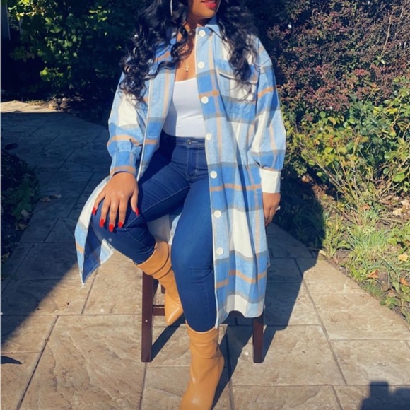 Jackets & Blazers - Plaid button down shacket blue combo. Size Large. NWT